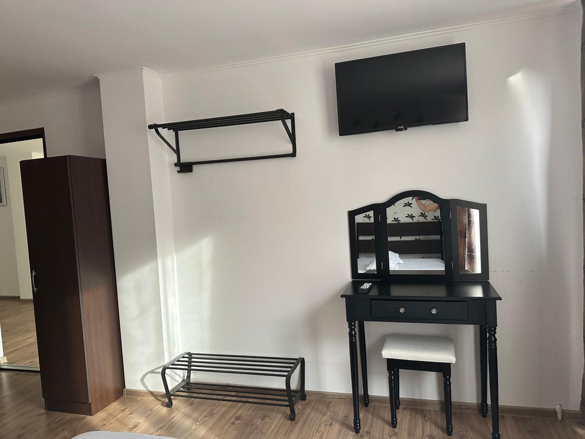 Lunca Lui Dan Hotel Войняса Екстериор снимка